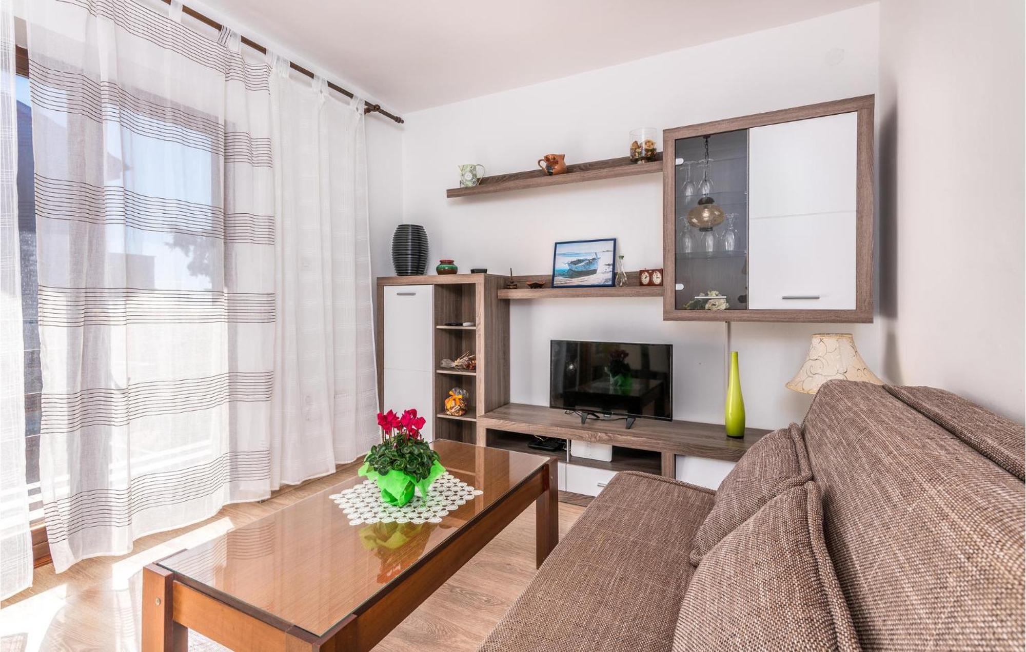 3 Bedroom Nice Apartment In Krk Krk Town Exterior photo